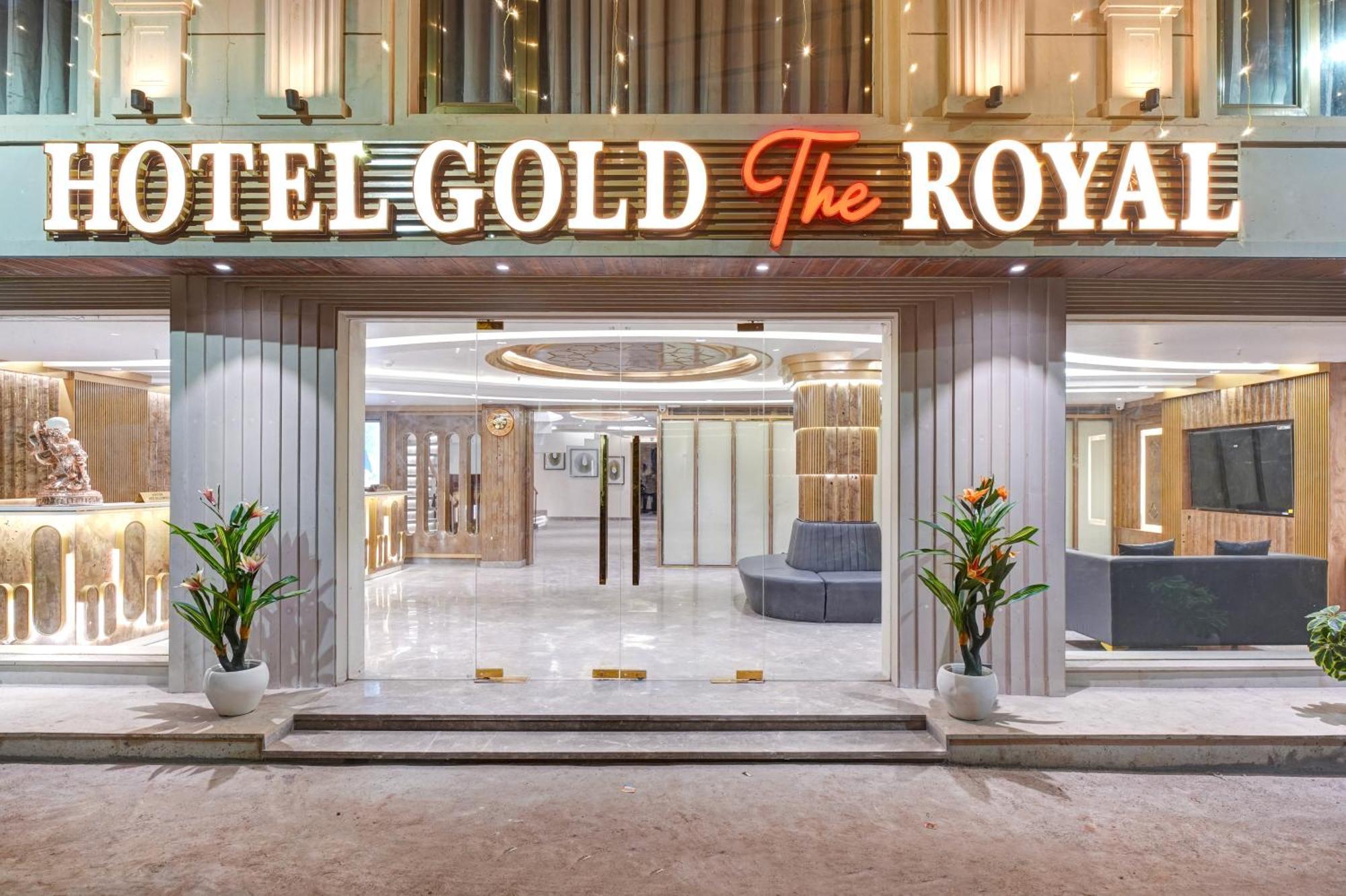 Newly Built Gold The Royal With Rooftop Restaurant - 2Mins Walk From New Delhi Rail Station & 5Mins From Connaught Place Bagian luar foto