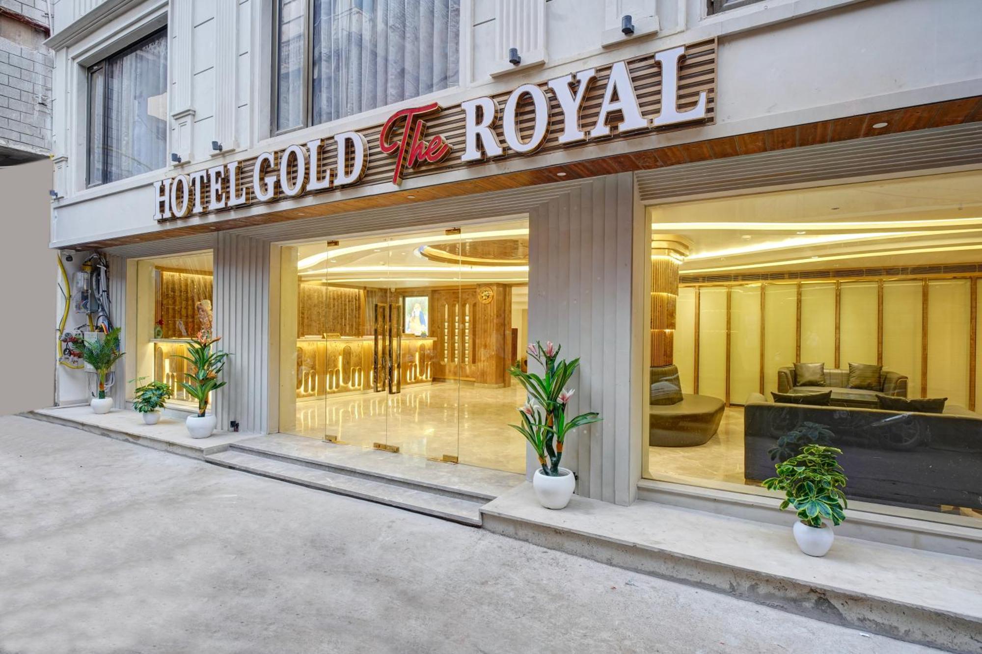 Newly Built Gold The Royal With Rooftop Restaurant - 2Mins Walk From New Delhi Rail Station & 5Mins From Connaught Place Bagian luar foto